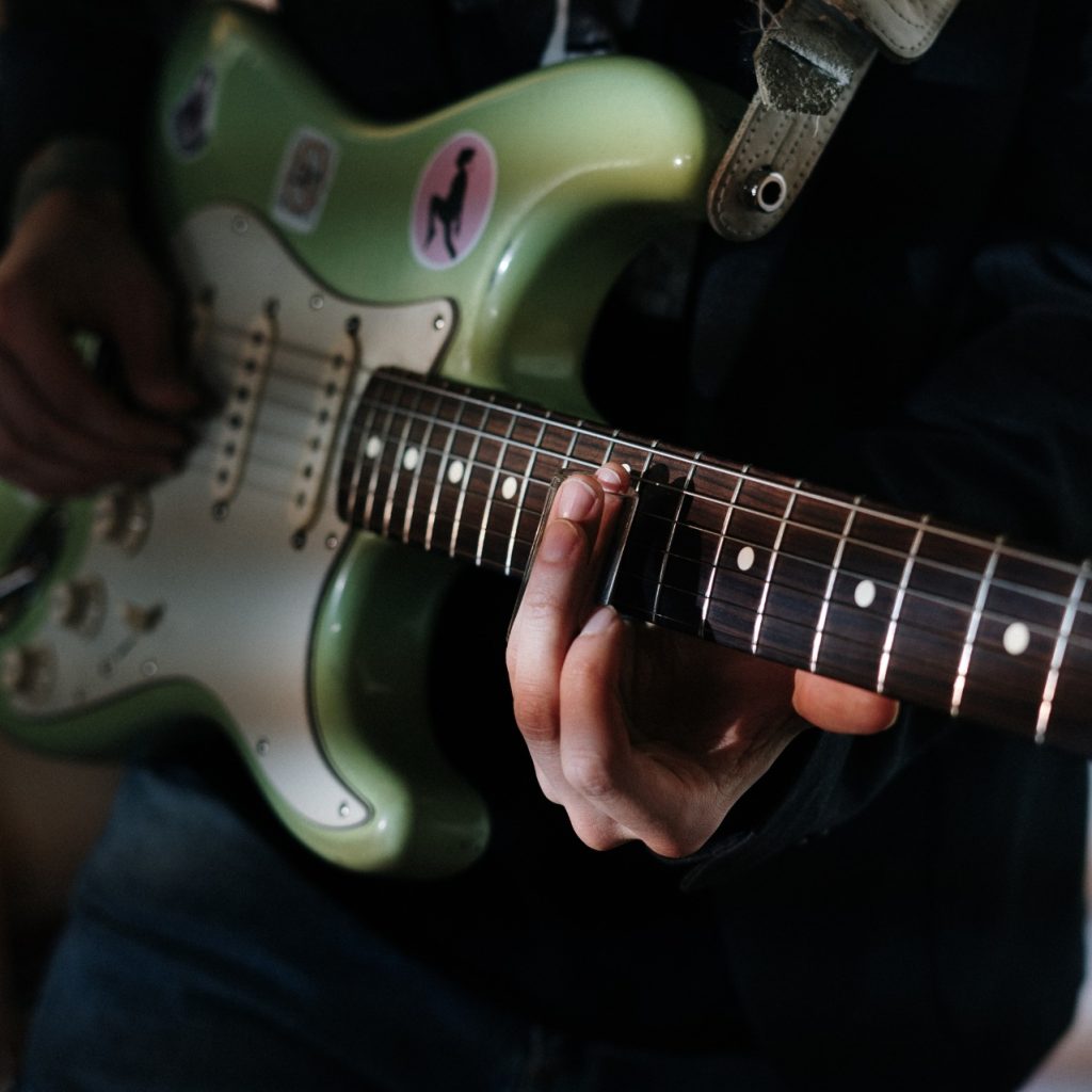 Nauka gry na gitarze elektrycznej online